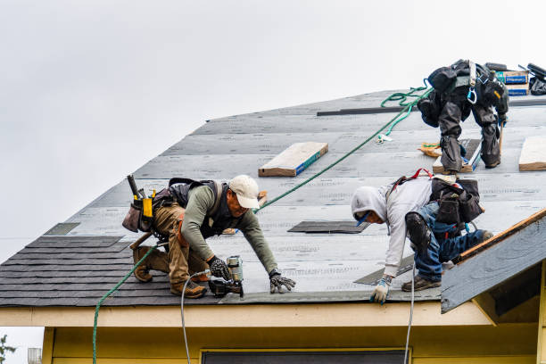 Professional Gutter Installation technician working in Deary, ID
